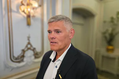 Salmar tar ned volumforventningene etter biologiske utfordringer