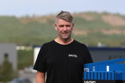 Har signert fyrste kontrakt på lukka merd