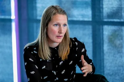 Ola Braanas overlater styringen til datteren Lina Braanas Utne