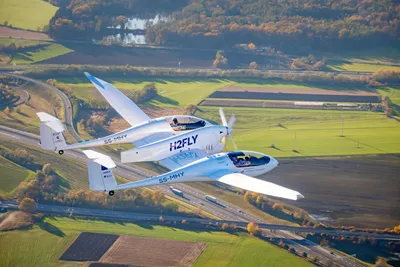 Hydrogen-powered electric plane makes first flight between two commercial airports