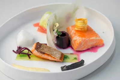 Forskere: Fortsatt mye omega-3 og vitamin D i oppdrettslaks