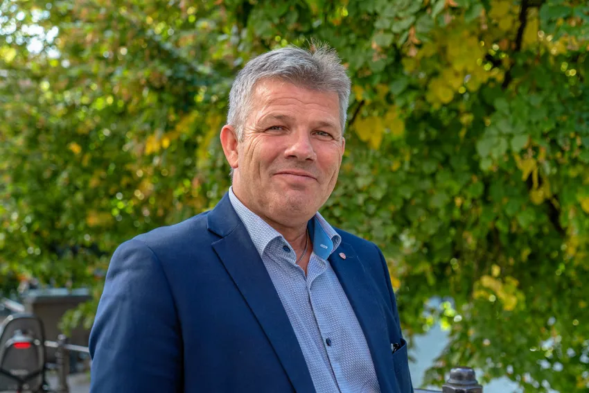 Ministeren tviler på utbetaling til lakseruta fra Hitra om ikke rederiet går tilbake til sin opprinnelige plan