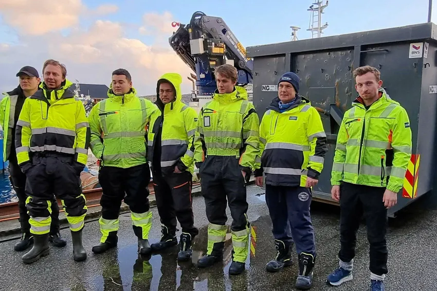 Dramatisk dag på jobben - kantret på vei til lokalitet og ble reddet av kolleger