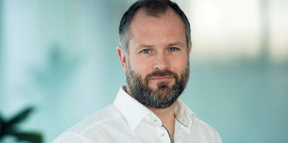 . Sebastian Bringsvaerd.