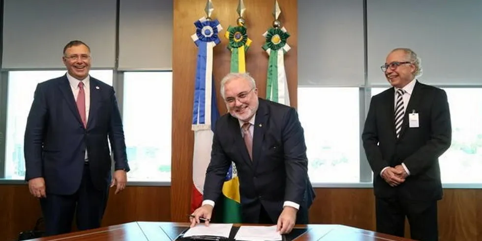 Left to right: TotalEnergies CEO Patrick Pouyanné, Petrobras CEO Jean Paul Prates and Casa dos Ventos president Mario Araripe sign the deal in Rio de Janeiro.