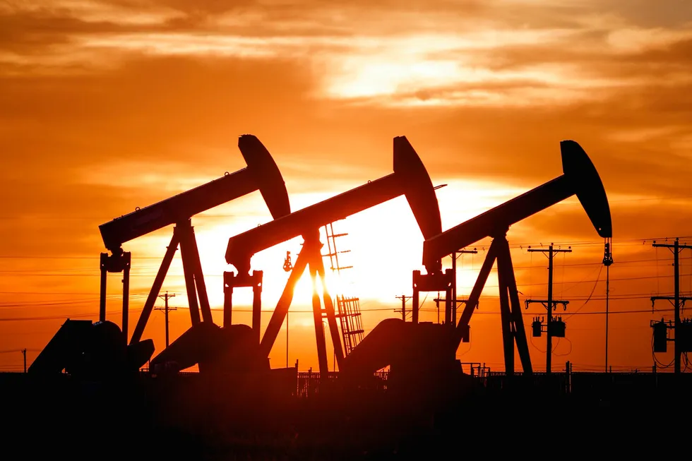 Drop: US crude stockpiles fall 6.6 million barrels last week, according to the EIA