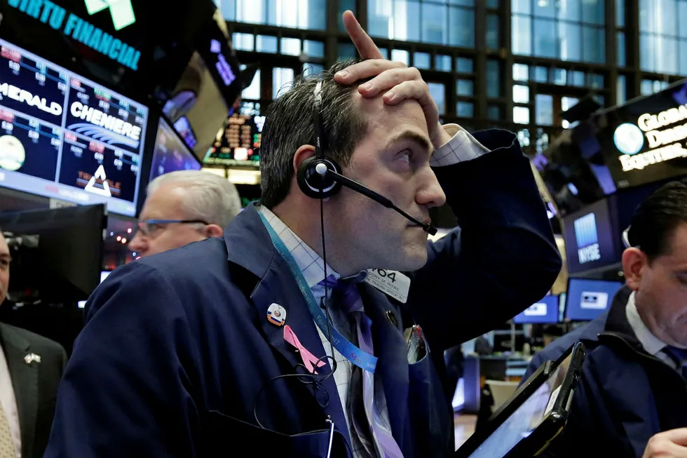 Extending losses: oil fell in early trade on Thursday, adding to losses in the previous session