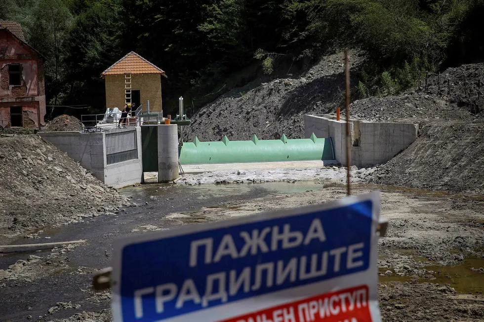 Installed capacity: hydro today leads the world