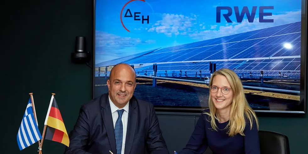 Konstantinos Mavros PPC (l), Katja Wünschel RWE (r)