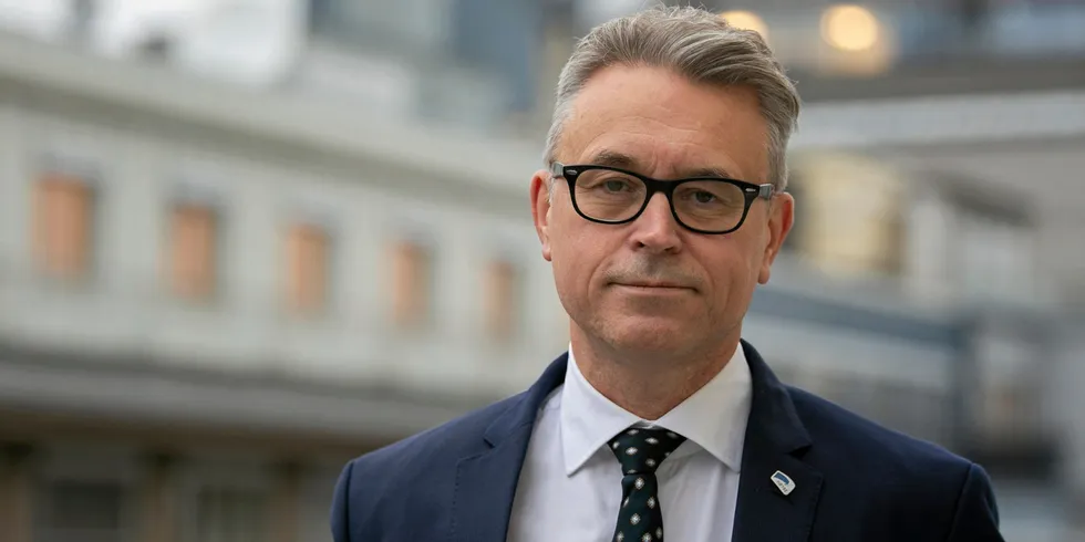 Norwegian Fisheries and Seafood Minister Odd Emil Ingebrigtsen has halted all vessel sales to foreign buyers while more stringent rules are put in place to examine potential violations of the Norwegian Participant Act, which limits foreign ownership.