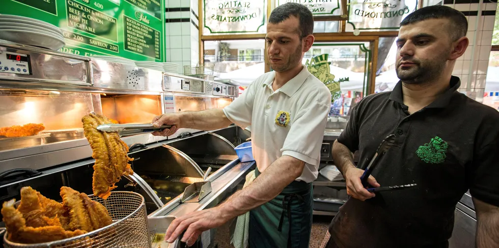 The UK public has long shunned substitutes for cod and haddock in their fish and chips. Could this be about to change? Vini Grollaku collects Norwegian cod from the deep fat fryer with Esmar Fezullra at the Rock & Sole Place in London.