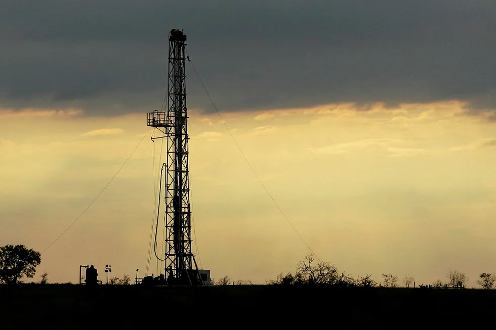 Texas: adding rigs