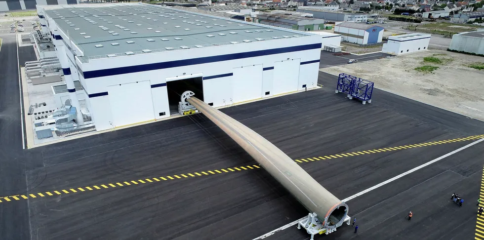 The first GE Haliade-X blade at Cherbourg.