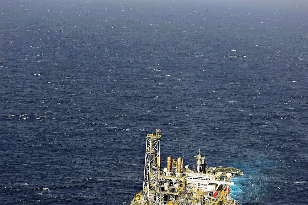 Challenges: the Cidade de Angra dos Reis FPSO