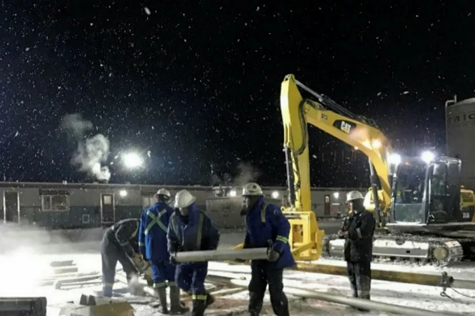 Montney campaign: recovering core from the Calima-1 vertical well