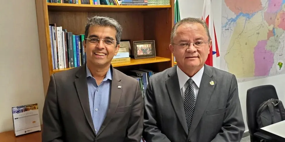 Francisco Medeiros, president of aquacutlture trade body Peixe BR (left) with Senator Zequinha Marinho who is putting the bill before lawmakers.