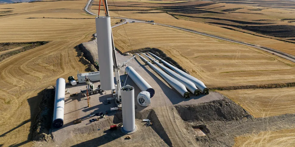 Foundation installation with 'Soft Spot' technology at RWE's Rea Unificado project in Spain