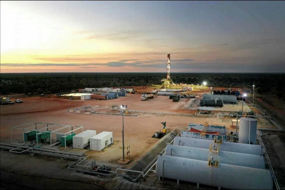 Canning basin: Ungani production facility and NGD 405 rig at the Ungani 6 location
