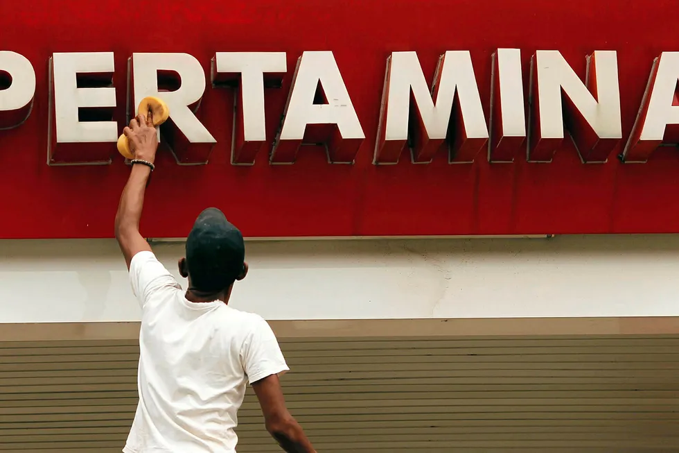 Platform job: from Pertamina off Borneo