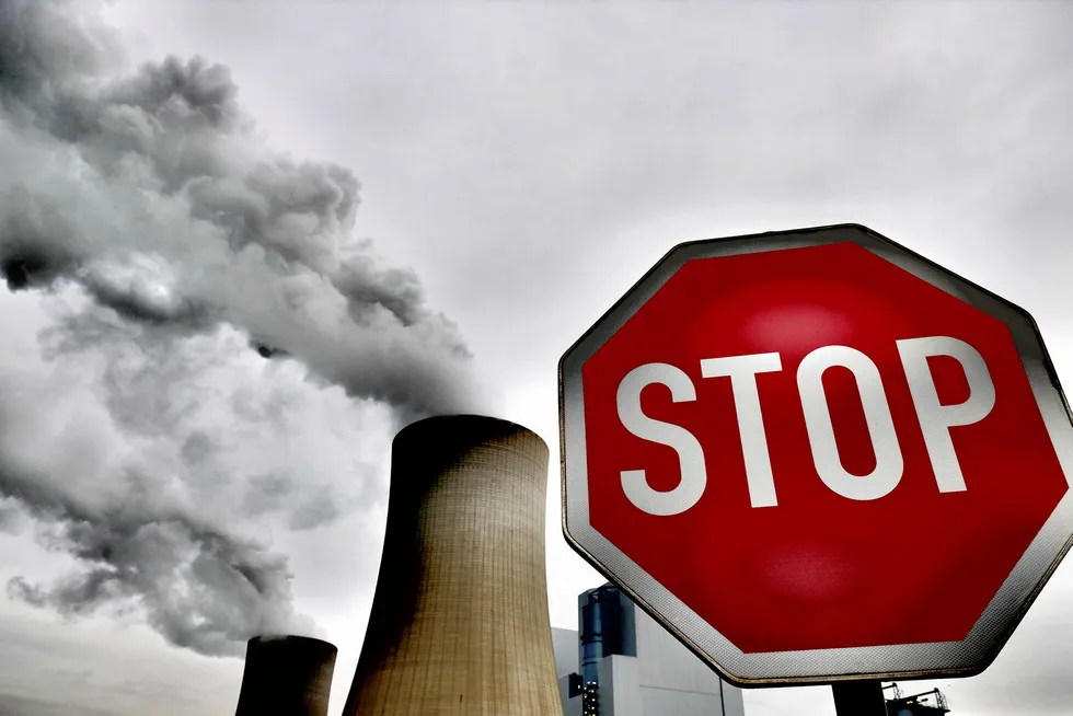 Emissions in sptlight: the power plant Neurath, run by coal from the brown coal open cast mine Garzweiler, is pictured in 2014 in Neurath, Germany