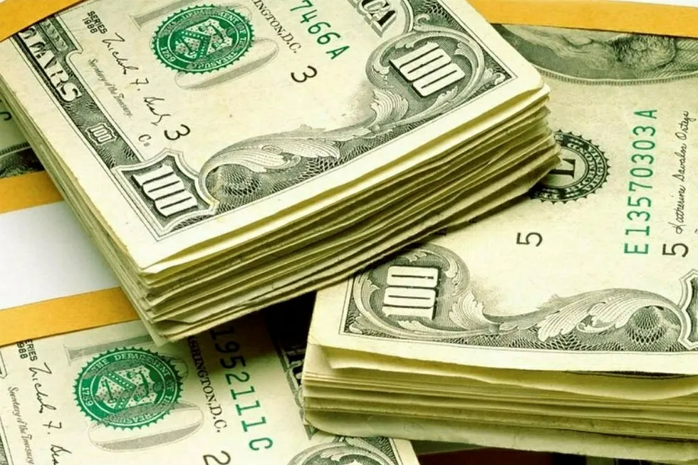 Financing: US contractors get paycheck loans