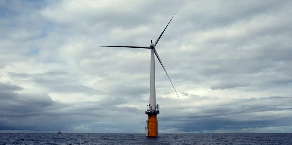 Hywind on location - Photo Trude Refsahl - Statoil_817213.jpg