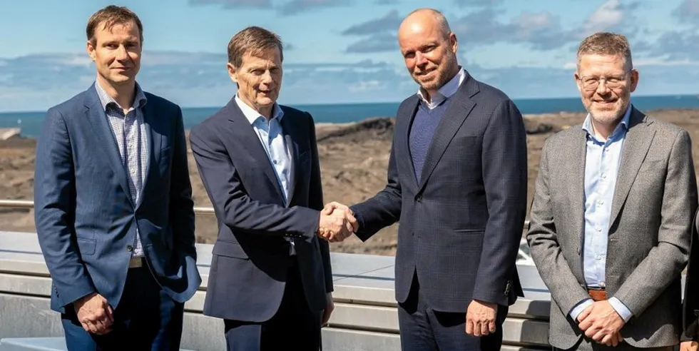 Thorsteinn Mar Baldvinsson, CEO of Samherji and Tomas Mar Sigurdsson, CEO of HS Orka. They are joined by Jon Kjartan Jonsson, Managing Director of Samherji Fiskeldi, and Jon Asgeirsson, Managing Director of HS Orka's Strategy and Resource Park.