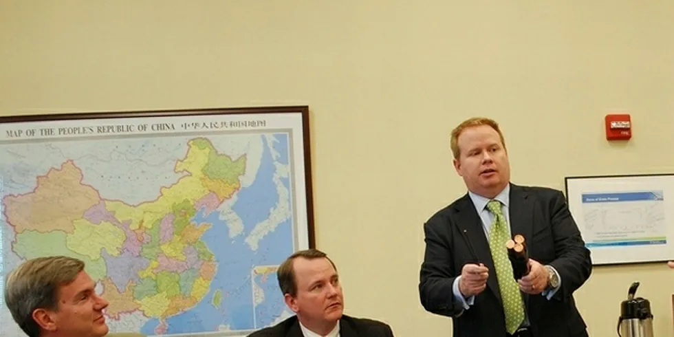 AMSC chief executive Dan McGahn (right)