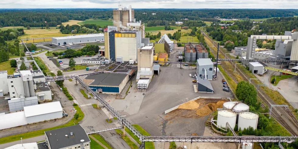 Raisioaqua manufactures environmentally friendly feed for aquaculture and specializes in functional feeding solutions that are suitable for northern conditions.