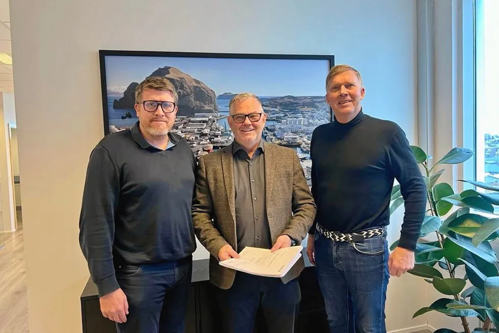 Laxey Managing Director Dahi Palsson (left), Baader Iceland's sales manager Karl Asgeirsson (middle) and Laxey Project Manager for Processing and Procurement Kristmann Kristmannsson sealed the agreement.