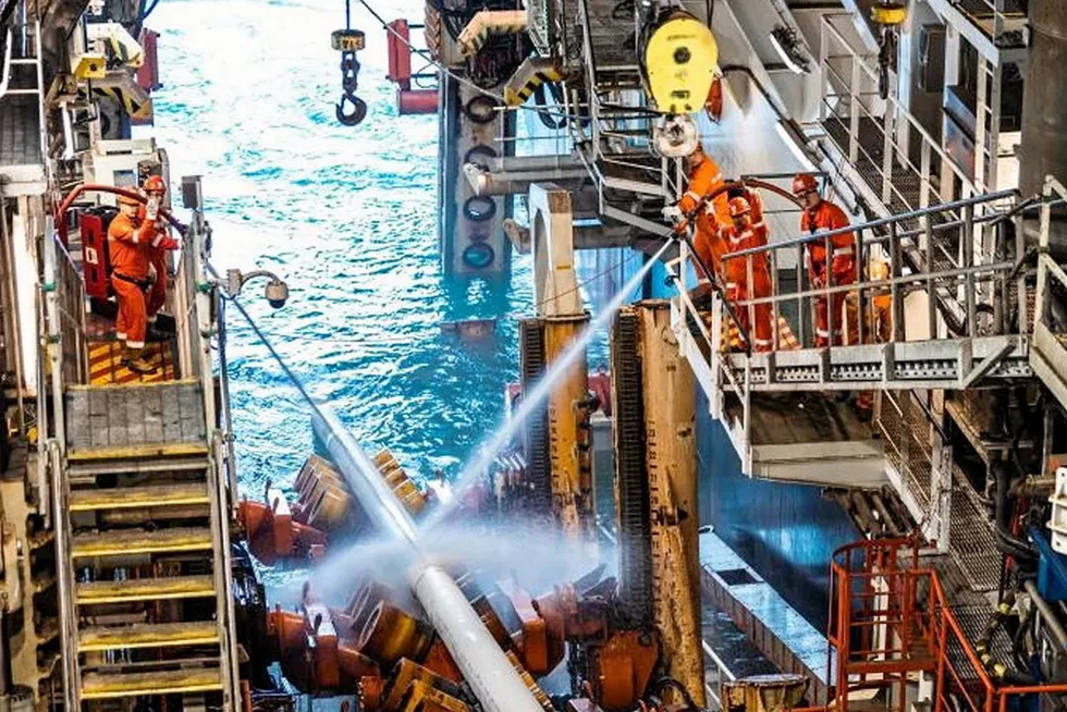 Pipelaying: a gas export line for the Sarkarya project enters the Black Sea from Saipem’s Castorone lay barge offshore Turkey