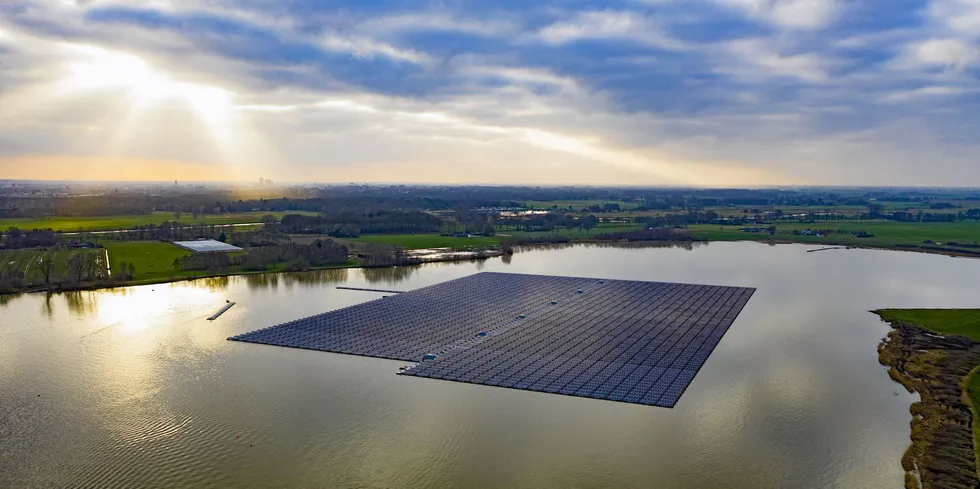 Floating solar plant