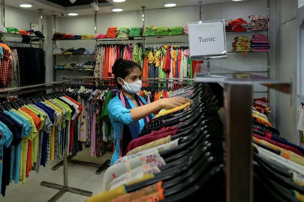 Renewables trailing: a buoyant textile industry in Bangladesh will fuel demand for imported coal and LNG