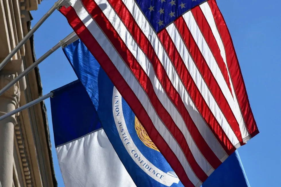 French and US flags.