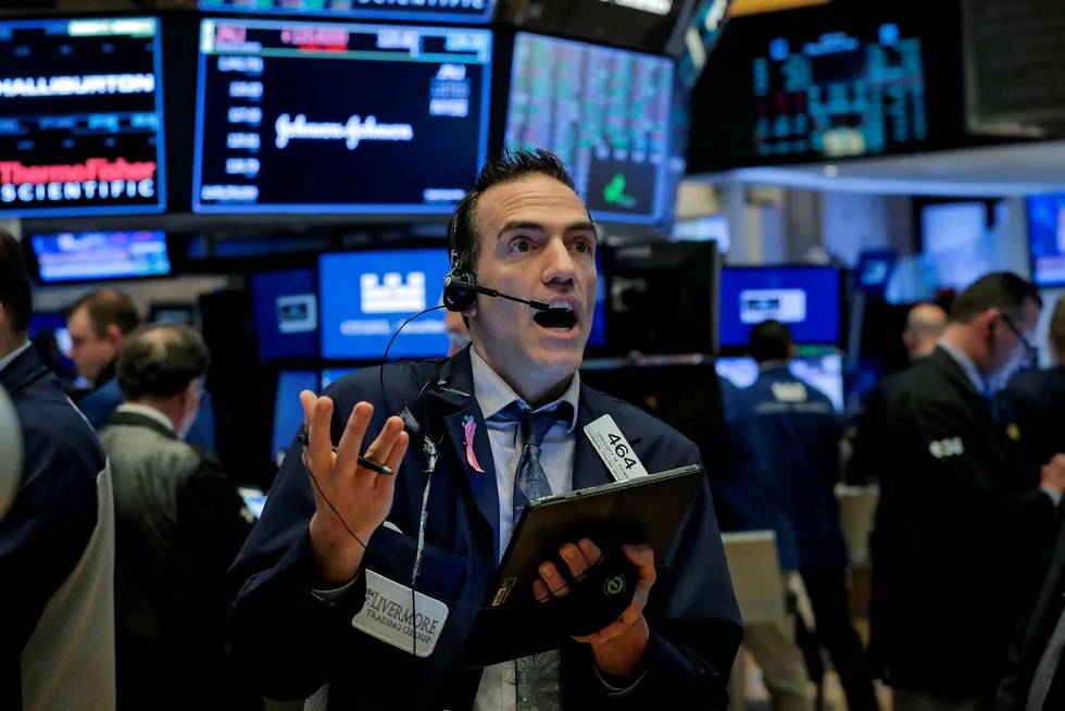 Oil price: Brent crude futures fell $2.14, or 6.7%, to settle at $29.60 a barrel