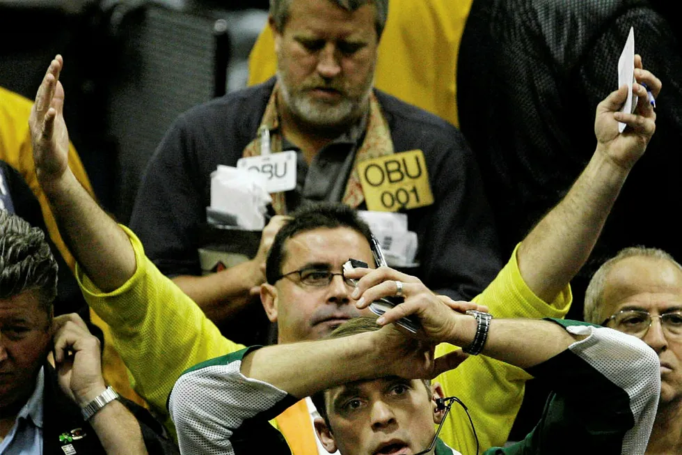 Falling prices: oil dipped on Wednesday following a rise in US oil inventories and a spike in global Covid-19 cases