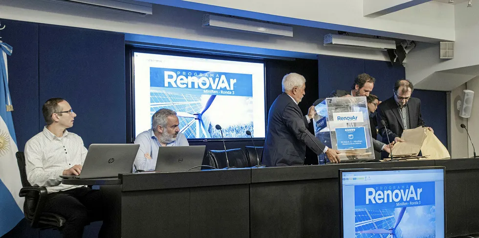 The MiniRen auction being conducted in Buenos Aires, Argentina.