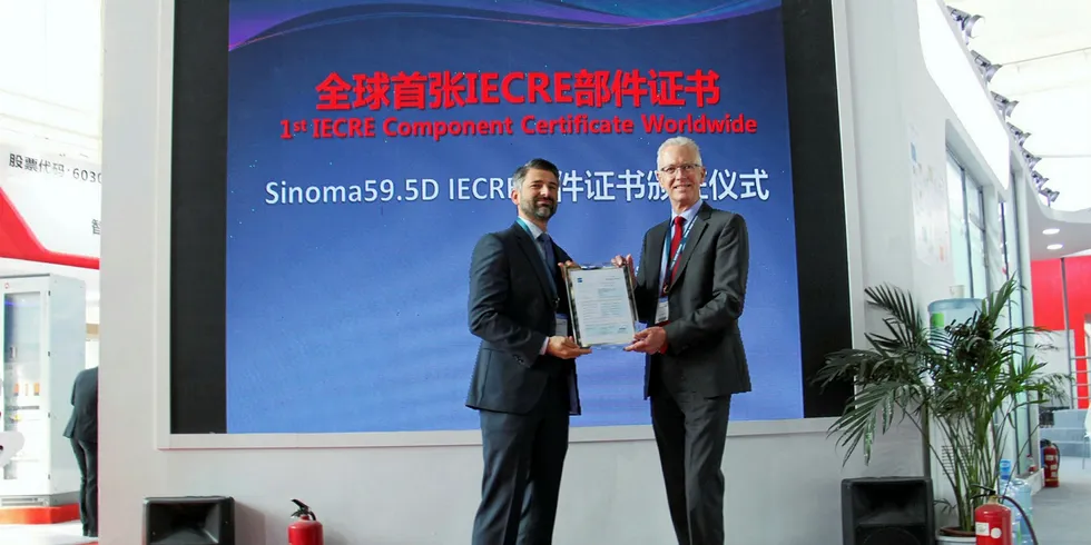 Sinoma CTO Bart Roorda (right) withTÜV Nord's Michael Lange.