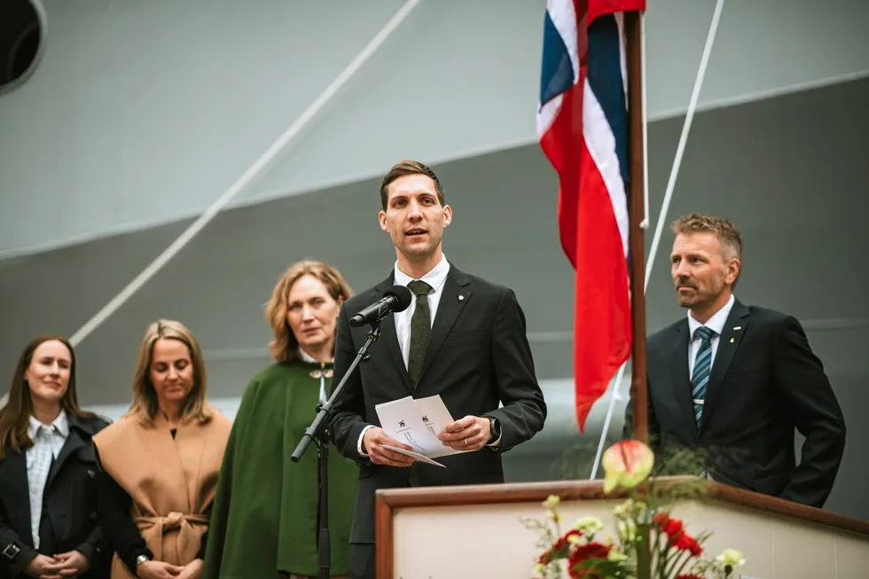 Norwegian Minister of Climate and the Environment Andreas Bjelland Eriksen (second from right).