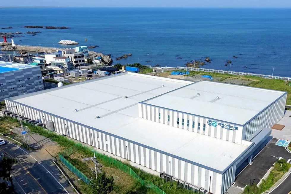 The recirculating aquaculture systems (RAS) facility has the capacity to cultivate up to 500 metric tons of salmon annually.