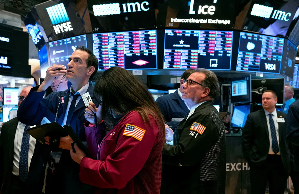 Oil price: continued to tumble on Monday as governments ramped up coronavirus measures