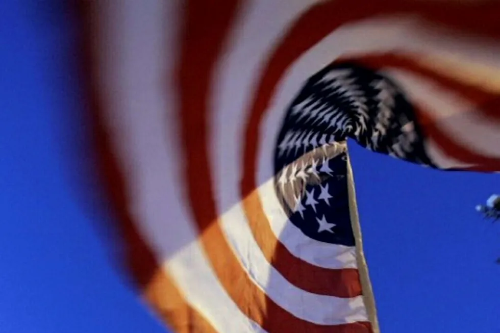 Oil up: on report of US inventory drop