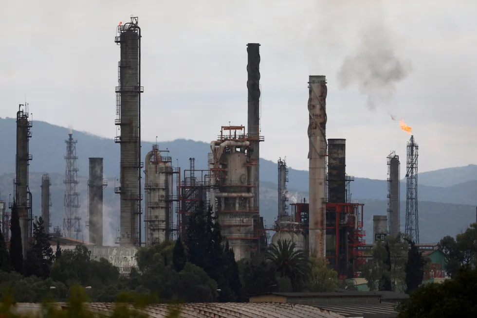 Old habits: Flaring at Pemex's Tula oil refinery, adjacent to a power plant belonging to national power company Comision Federal de Electricidad, (CFE)