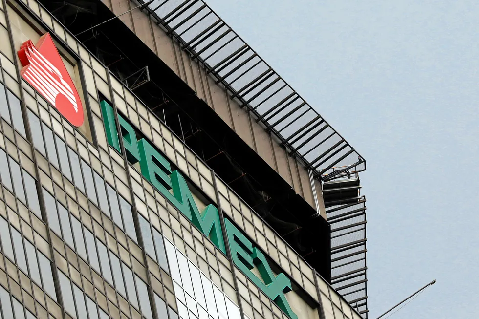 Pemex: planning shallow-water wells