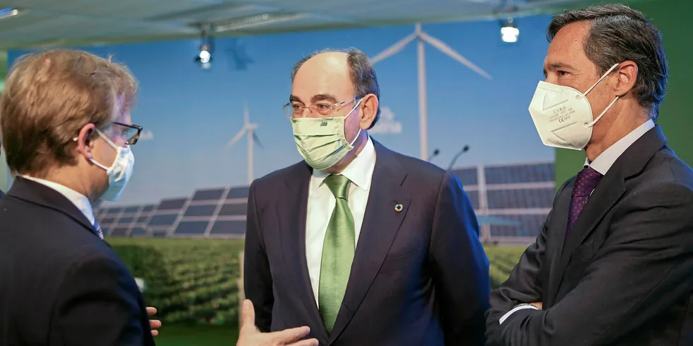 Iberdrola chairman Ignacio Galan and Fertiberia chairman Javier Goñi