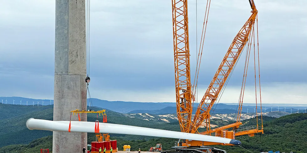 Blades going up at an Acciona wind farm
