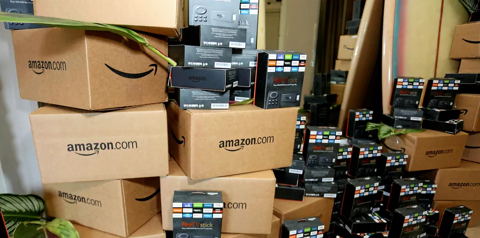 The solar power will supply Amazon's distribution network.