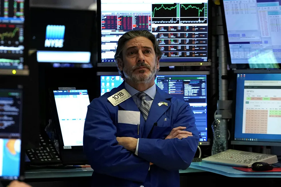 Oil price: Oil, stocks lose ground