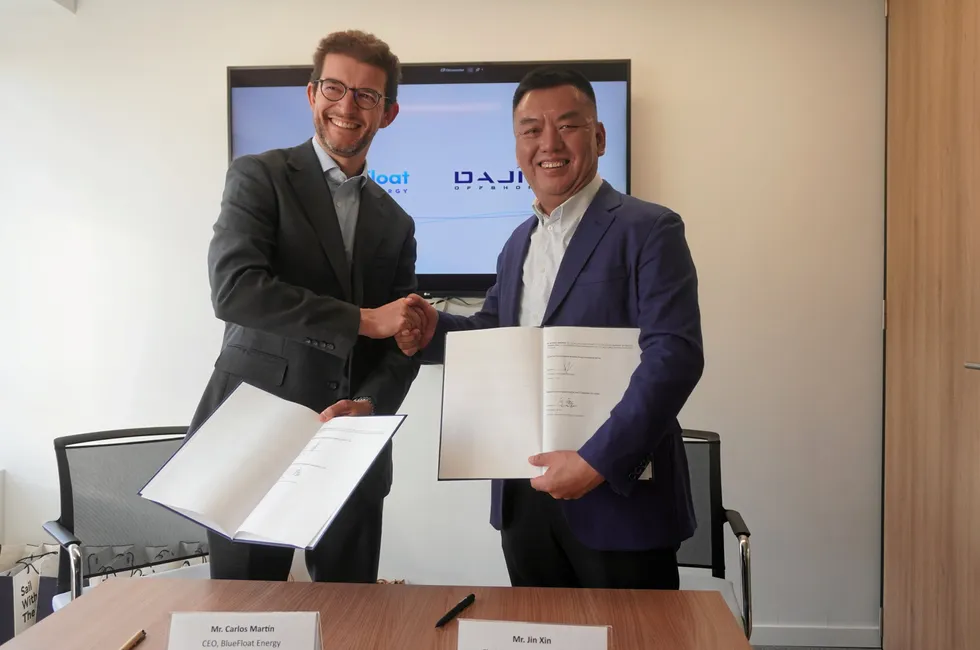 BlueFloat CEO Carlos Martin (L) and Dajin Heavy Industry (R) chairman aim to build a strategic partnership. .