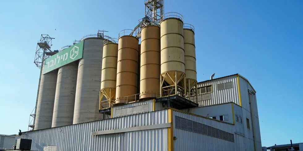 The production plant in Miluot is adjacent to a feedmill, which supplies Raanan with premixes.